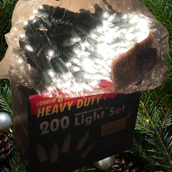Christmas Light Set 200 Count Heavy Duty Indoor/Outdoor Clear String-to-String - Picture 11 of 11